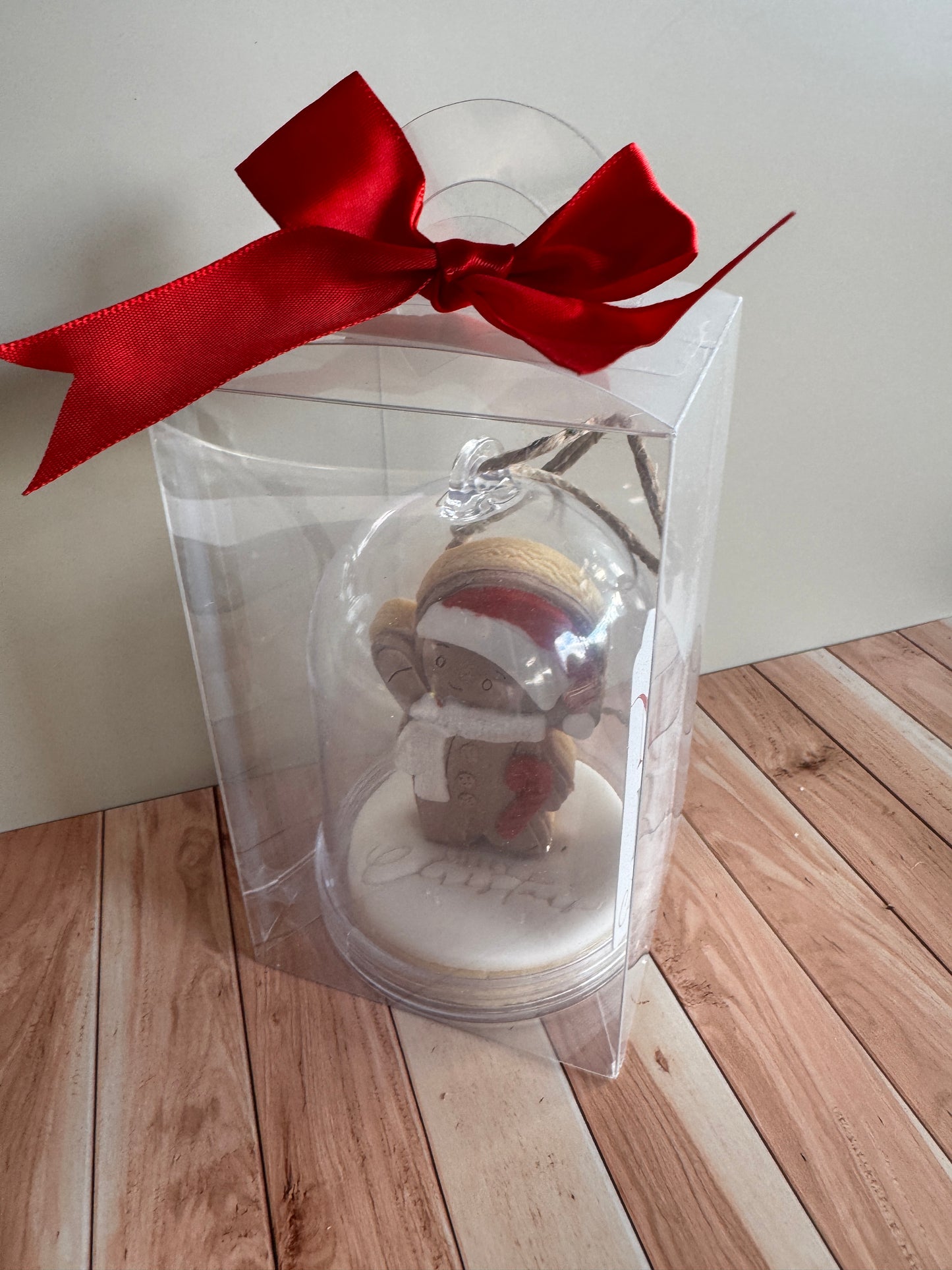 Snowglobe gingerbread man